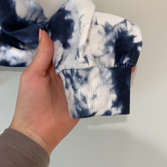 it’s a blue and white tie dye cropped sweater - Picture 3 of 5